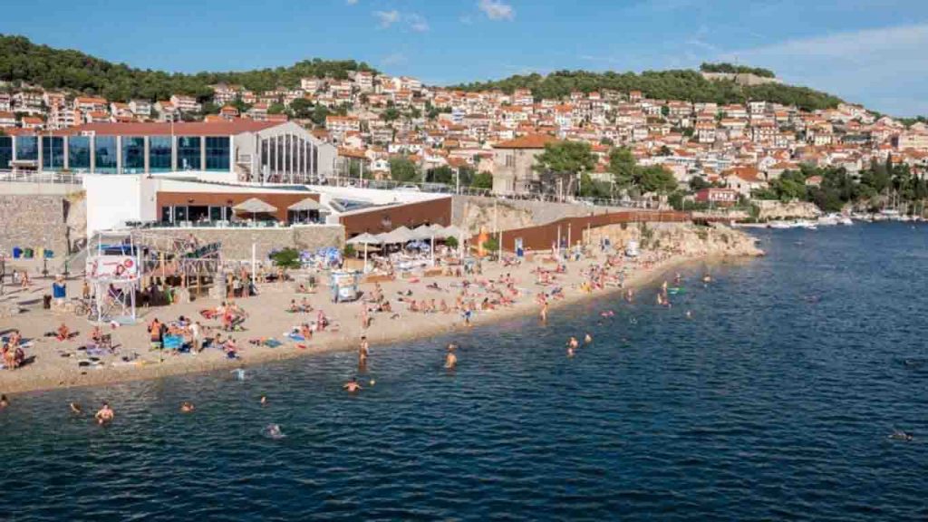 Bunj Beach