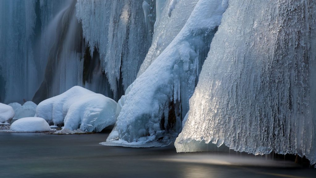 10 Irresistible Reasons for a Winter Trip to Plitvice Lakes